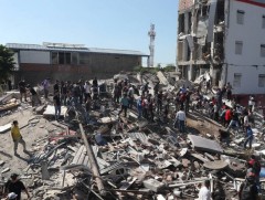 Колумбид 7.4 магнитудын хүчтэй газар хөдөлж, 111 хүн амиа алджээ