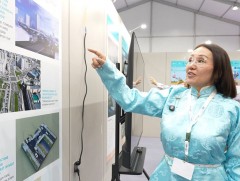 COP17 хурлын Ногоон бүсэд Улаанбаатар хот хөгжлийн төслүүдээ танилцуулж байна